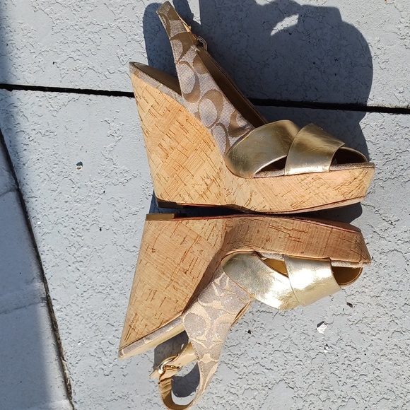 Coach Jessy Gold wedge monogram sandals 7.5 - Picture 8 of 11